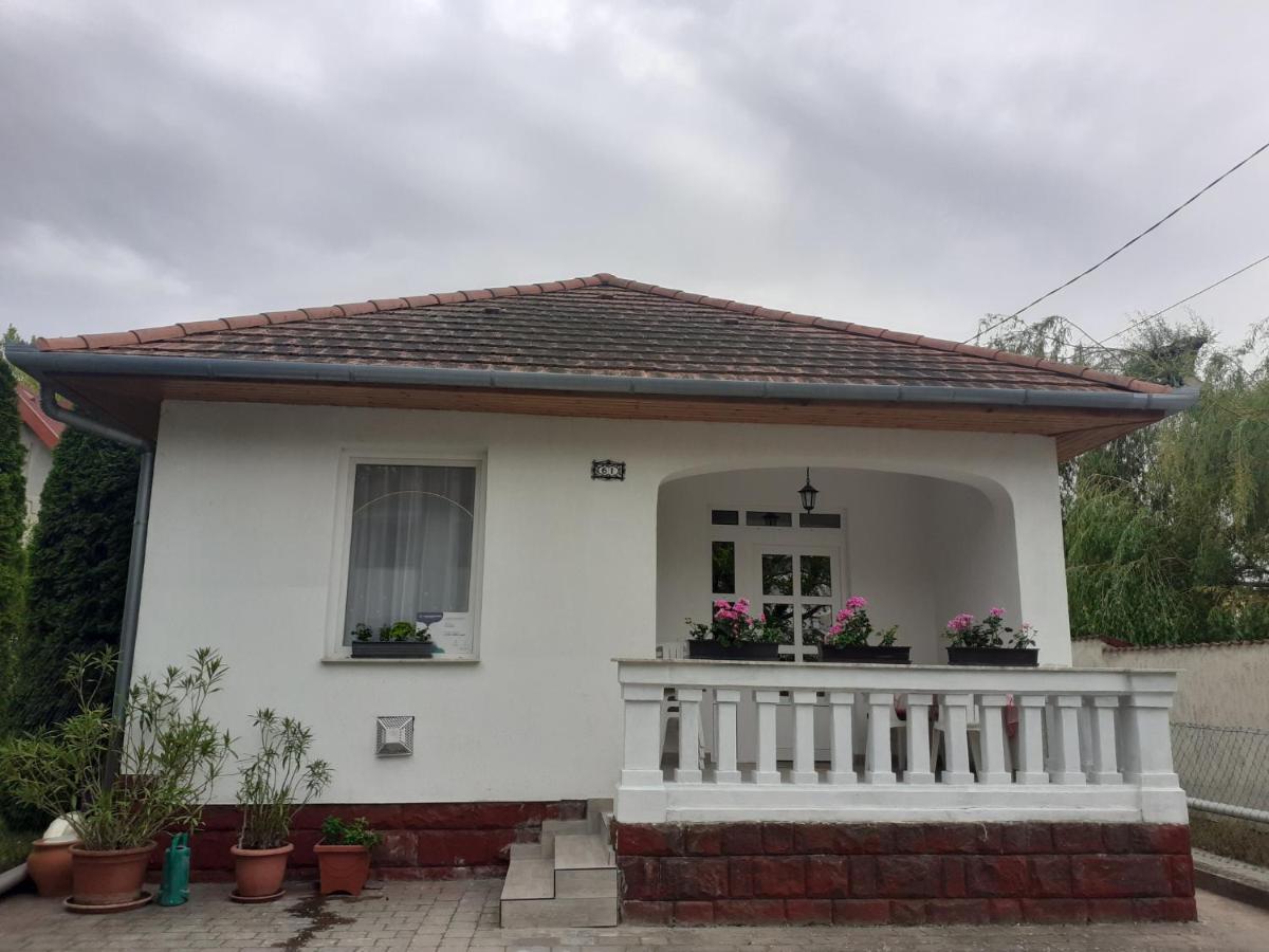 Anna Villa Balatonlelle Exteriör bild